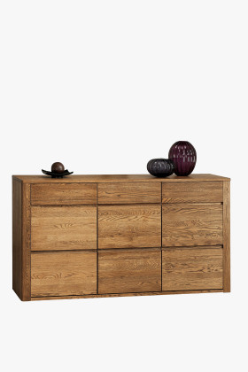 Modern tölgyfa hosszú komód soft-close fiókokkal, fogantyú nélküli